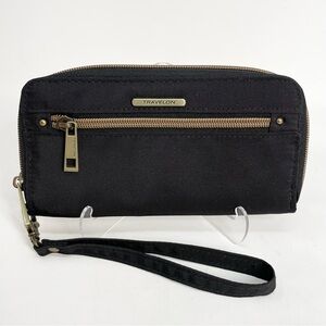 NWOT Travelon RFID Blocking Travel Wristlet Clutch in Black